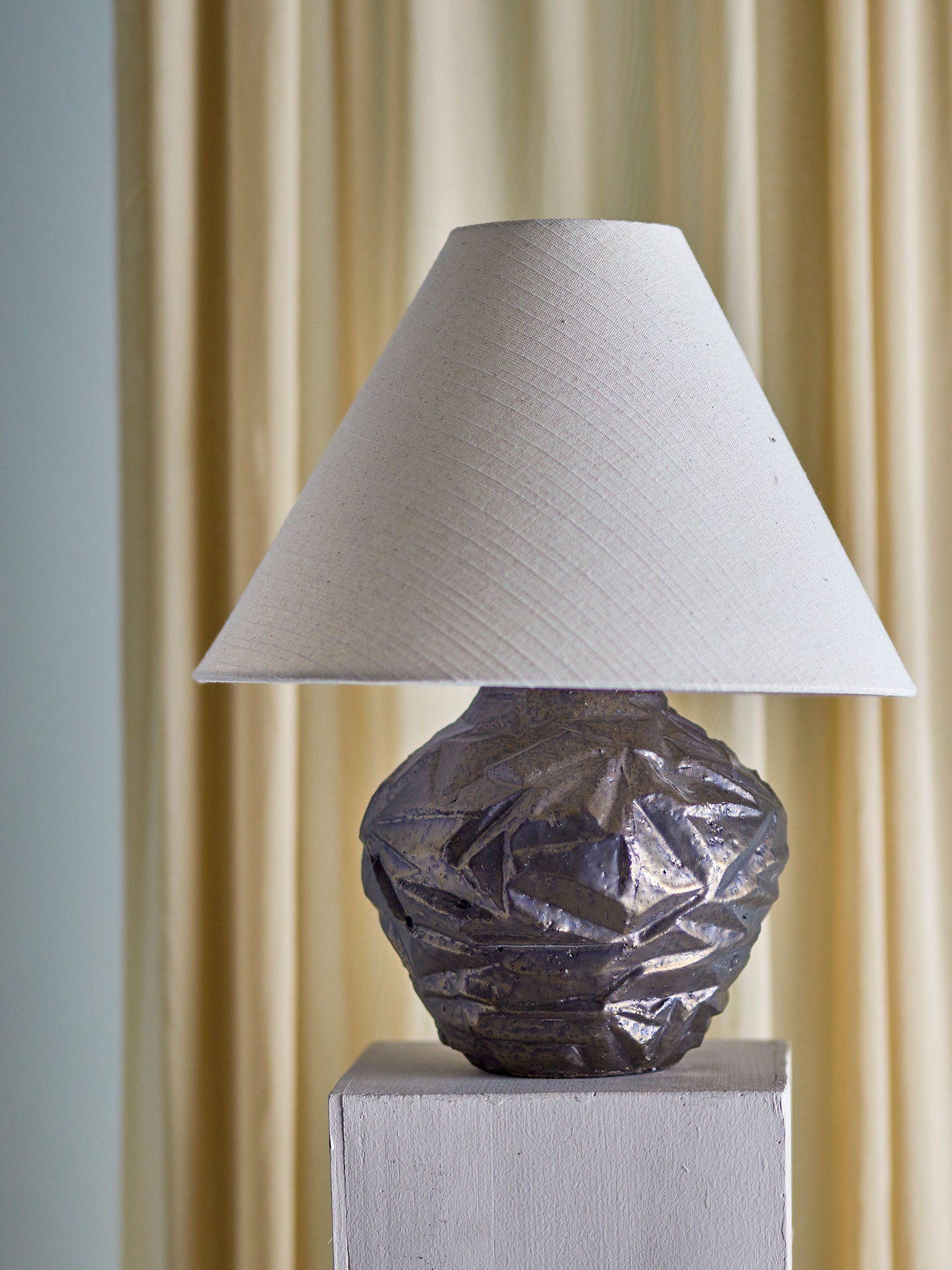 Allegra Bordlampe, Brun, Steingods