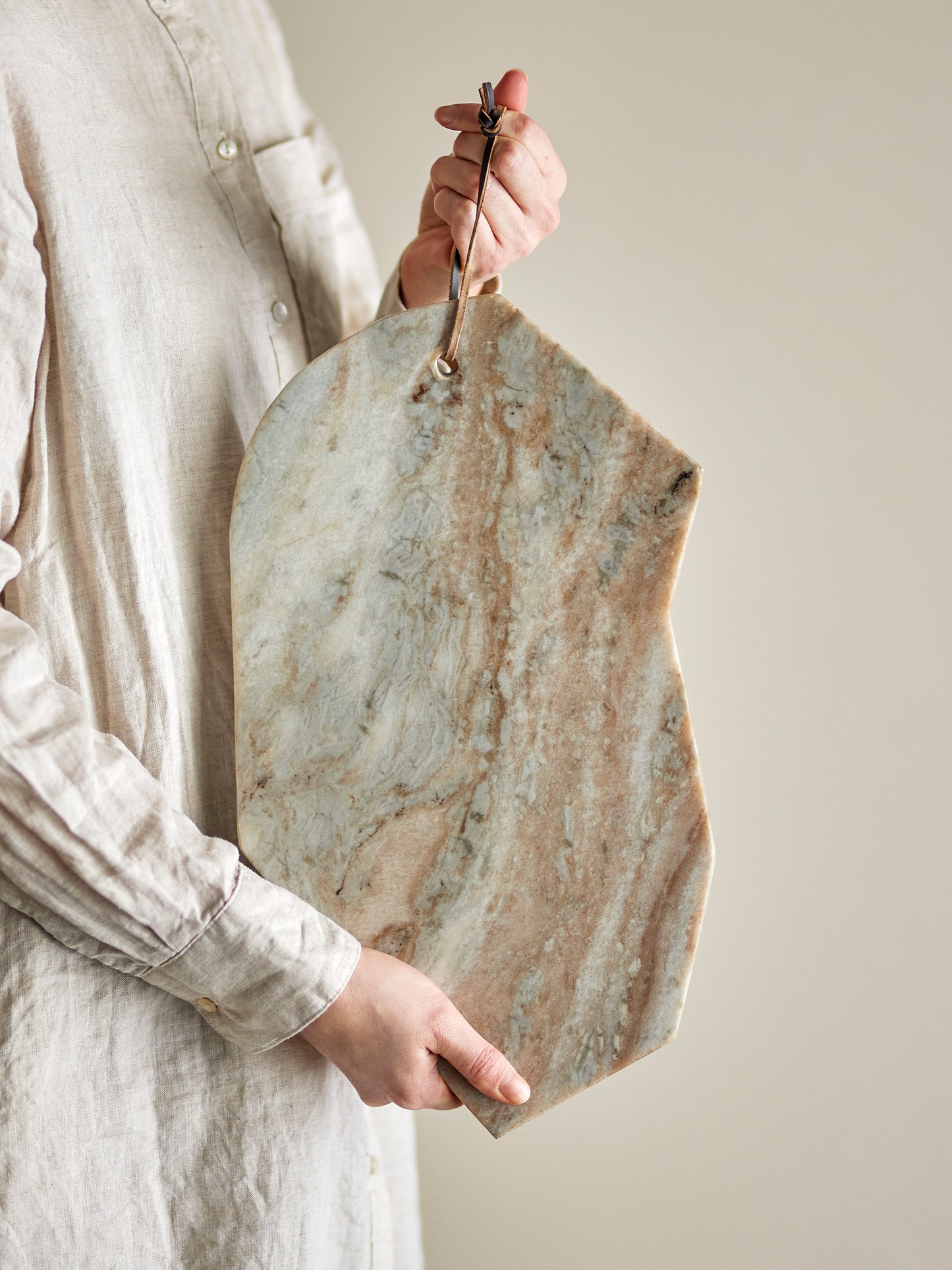 Linnea Cutting Board, Natural, Marble
