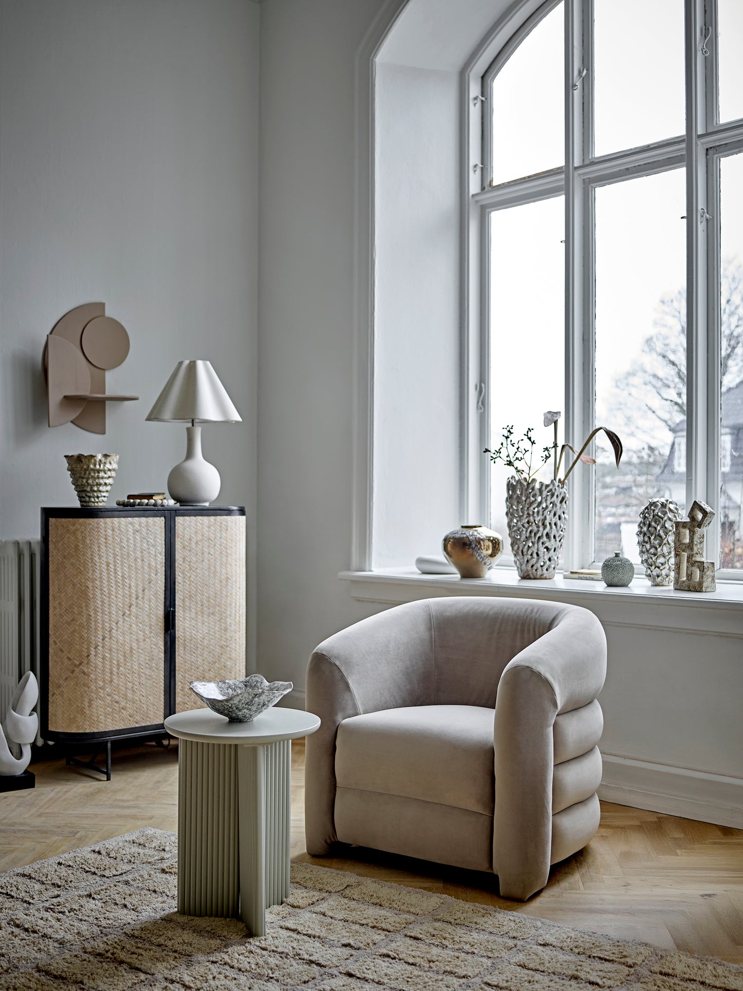 Livia Bordlampe, Hvit, Steingods